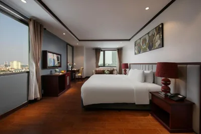 May De Ville Suite — MAY DE VILLE Corner Hotel